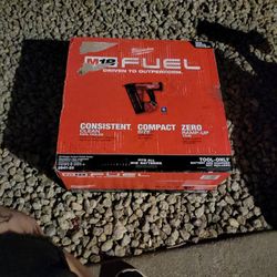 MILWAUKEE FINISH NAILER