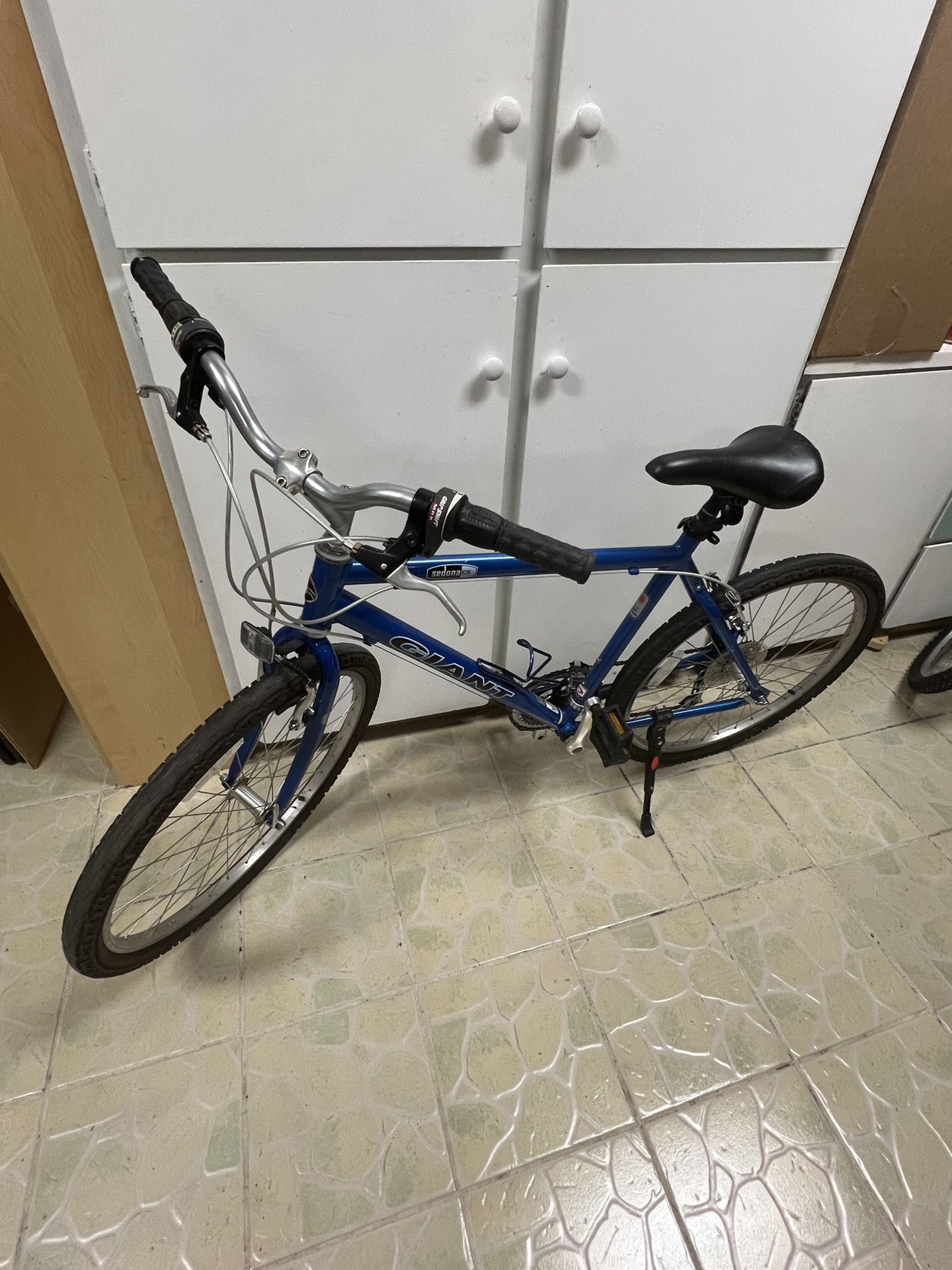 Giant Sedona 21-Speed Mountain Bike