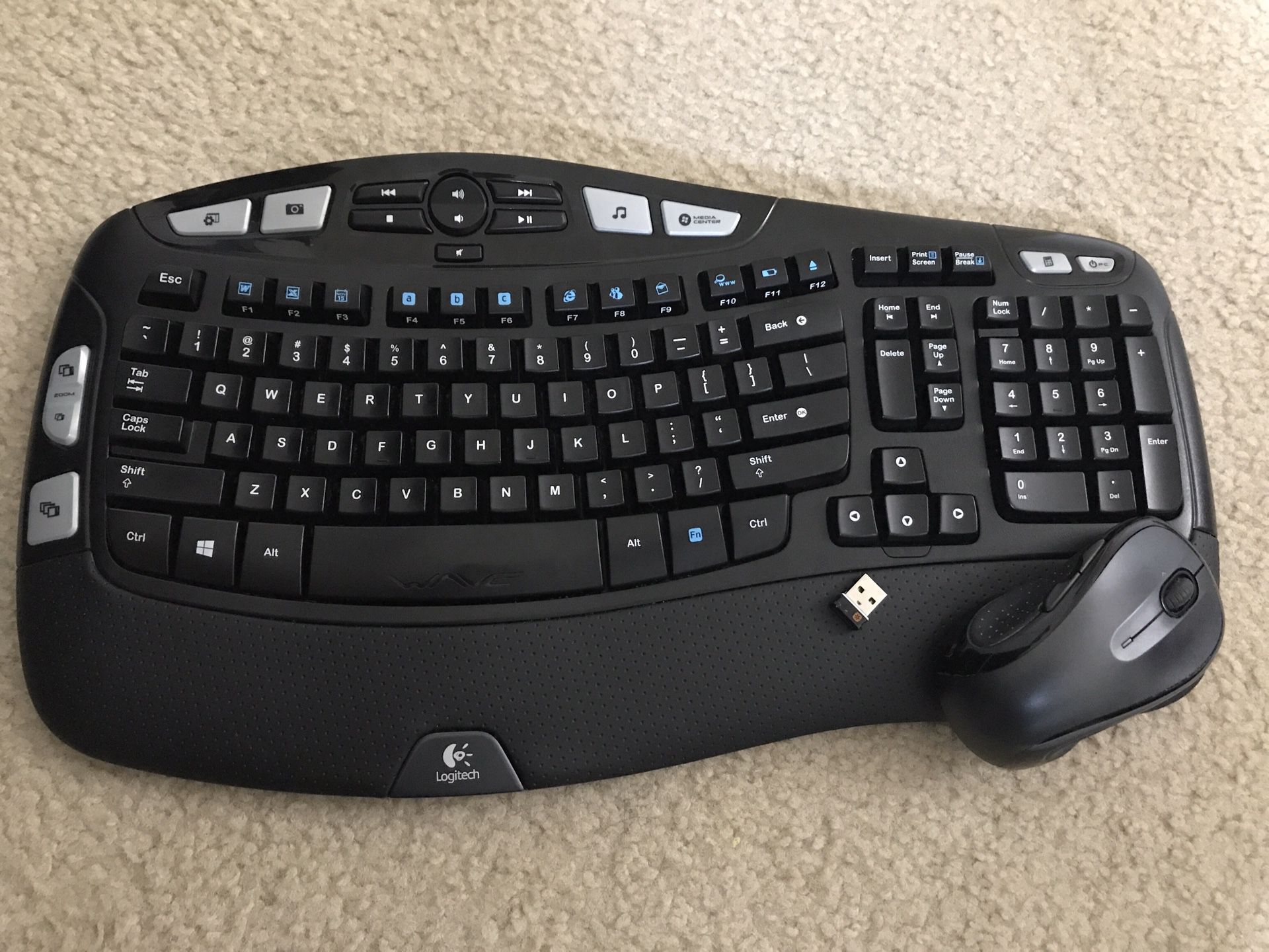 Logitech wireless K550 Keyboard Mouse Combo
