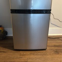 Insignia FRIDGE BRAND NEW
