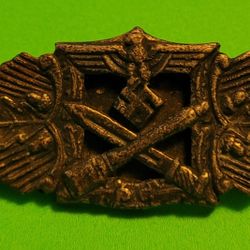 WWII GERMAN BADGE 