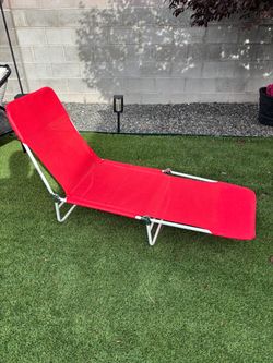 Lounger chair $12