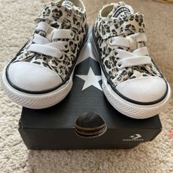 Little Girl Converse 