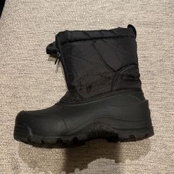 Boys Size 1y Snow Boots $20 Each 