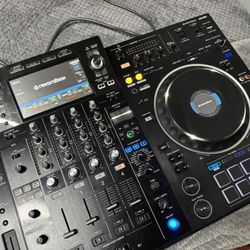 Pioneer Dj XDJ-XZ - Professional all-in-one DJ system - 4 Channel Mixer