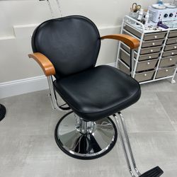Like New Styling Facial Threading chair for Sale in Ocean Ridge FL