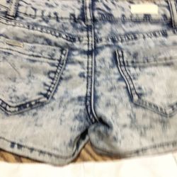 SHORTS FOR GIRL SIZE 8 very good condition