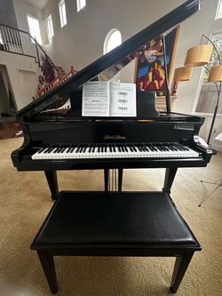 Pearl River Baby Grand Piano with Bench