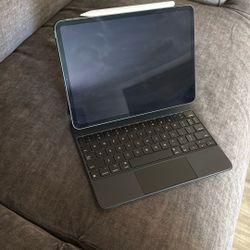 iPad Pro W/ Accessories 