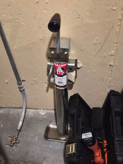 Bulldog 5000lb trailer jack