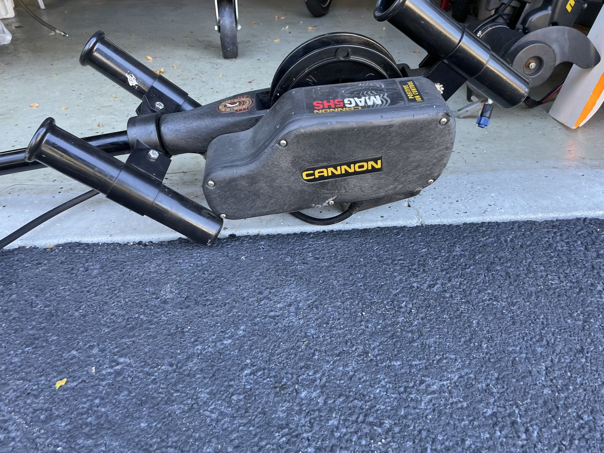 Cannon MAG Down Riggers. Electric 