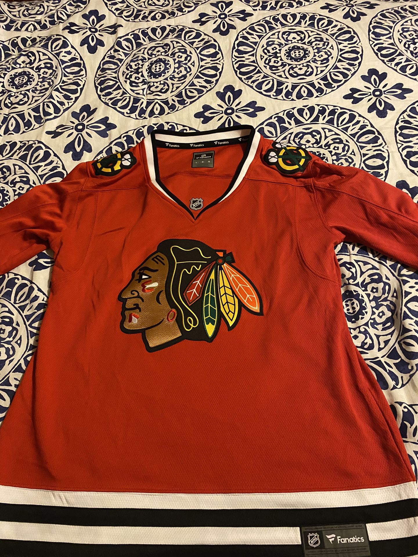 Seabeook Blackhawk Hockey Jersey. Size: Large.