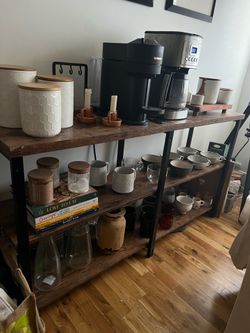 Console / Shelf