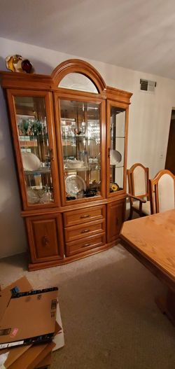 Gorgeous Solid Oak Dining Room Set