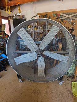 Massive 60" Fan