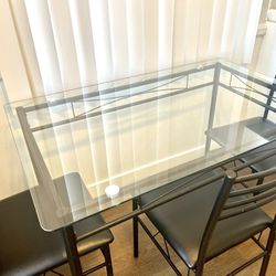 Medium-Sized Clear Table and Chairs *must pick up*
