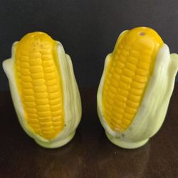 Salt and pepper shakers corn