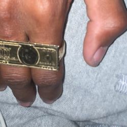 100$ bill 2 finger