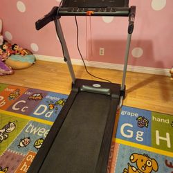 MaxKare Treadmill 