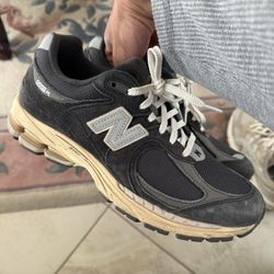 New Balance 2002R