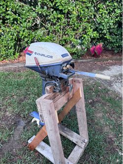1974 Evinrude 4 HP Outboard Motor – Model 4406R – Runs Good – Extra Prop & 3 Gal Tank