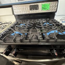 🔥 Frigidaire Gas Stove – Refurbished – $400 🔥