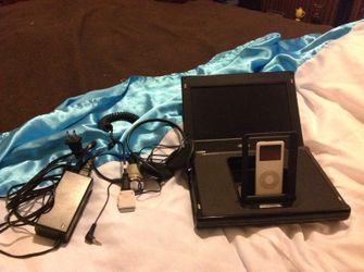 Memorex iflip with ipod and case