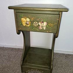 Wooden side table w/pull out drawers & painted flowers on it! 