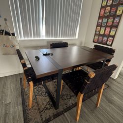 Table & Chairs 