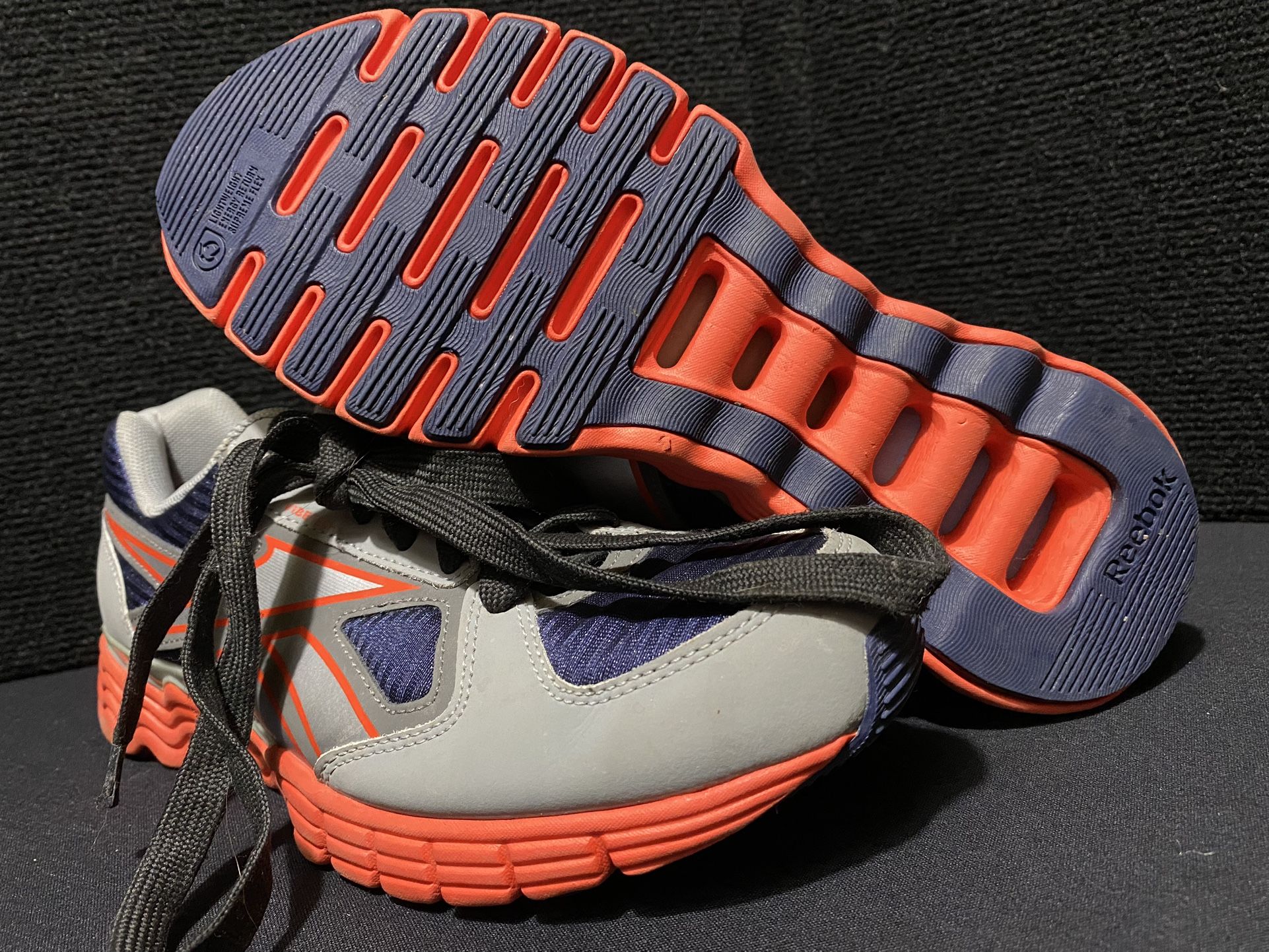 Women’s Reebok Vibe Tech size 6 Athletic Shoes Gray