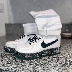 Nike Women's Air Force 1 Upstep Warrior N7. 