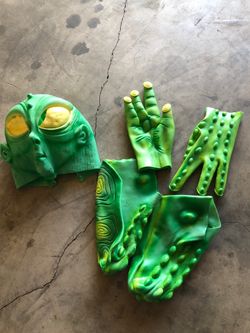 Halloween alien costume