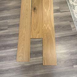 Oak Wood Floor. 3 $ Sq Ft. 200 Sq Ft