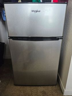 3.1 cu ft Whirlpool Mini-fridge w/ Freezer