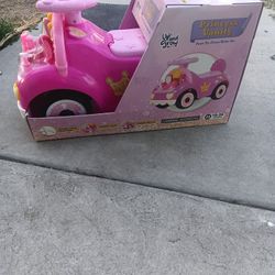 Princess Vanity Foot-to-Floor Ride On