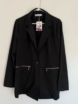 NEW with tags Genhoo Black Blazer with Gold Zip Pockets
