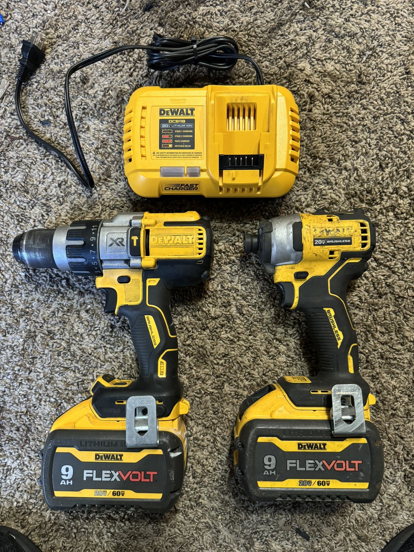 DeWalt Drills Battery’s Fast Charger And Bag