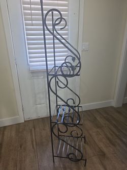 IRON SHELF  GLENDORA VINTAGE