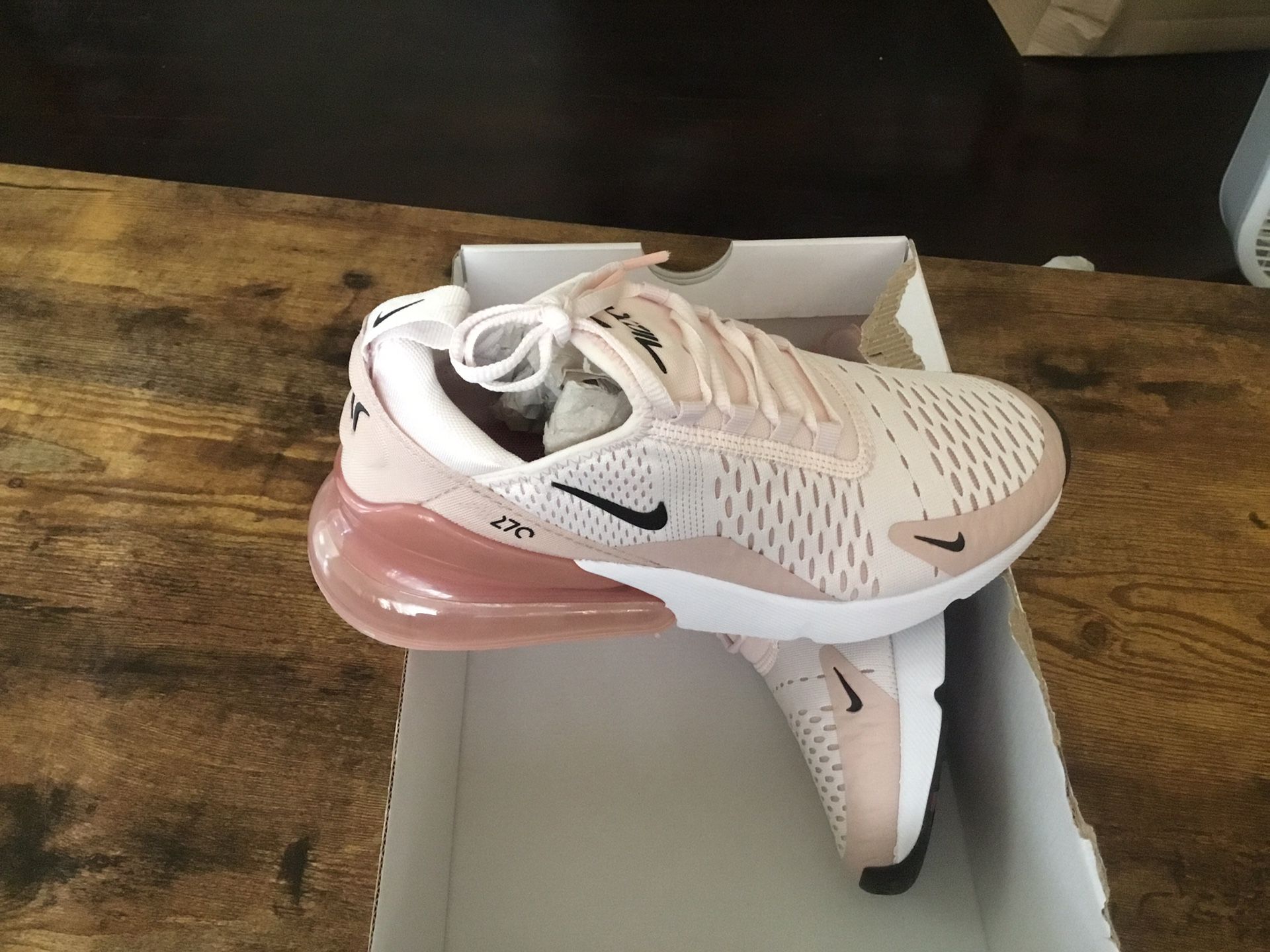 New Women's Nike Air Max 270 size - Main Image