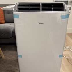 Midea 12k BTU Portable Air Conditioning unit