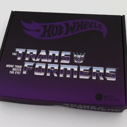 Hot Wheels Transformers Nemesis Prime - Hand Deliver