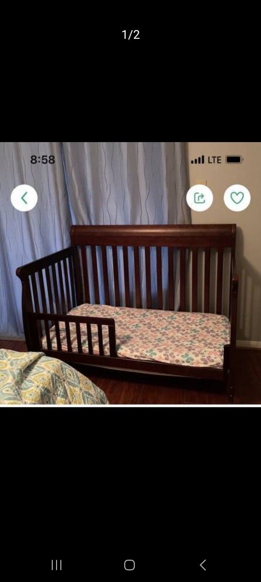 Solid Wood Convertable Baby Crib/toddler Bed