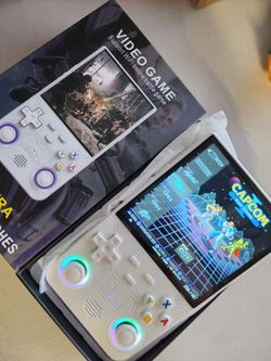 New R36 Ultra 4" screen Handheld Console With 20k Games