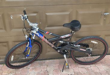 26" Mongoose XR 250 Mountain Bike