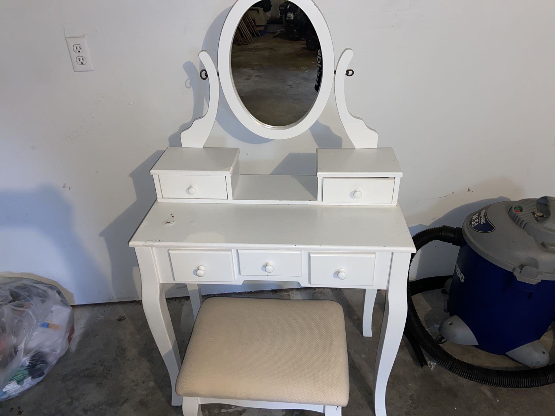 Valiantly Mirror Dressing Table 