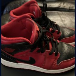 Air Jordan 1 Mid GS ‘Reverse Bred’  554725-670 3.5Y