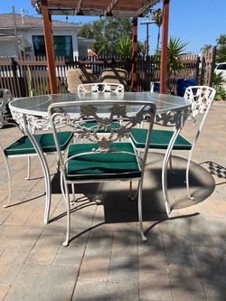Russell Woodard round table 4 chairs patio outdoor glass top