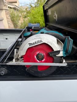 Makita saw