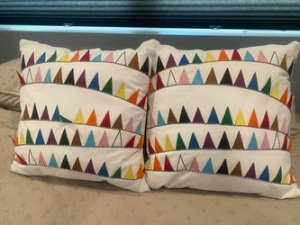 Set of Decorative Throw Pillows