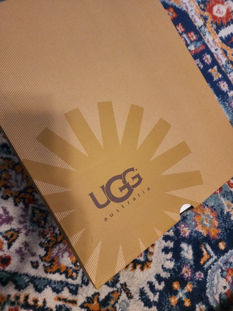 UGG Woman Classic Tall Grey Boots Brand New In Box Size 7